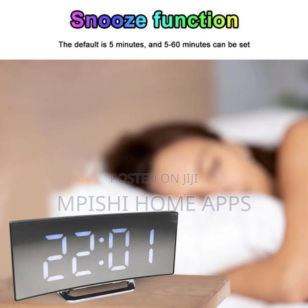 Curved Digital Clock - thumbnail 5