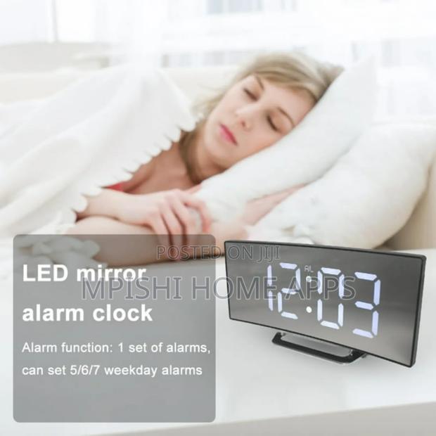 Curved Digital Clock - thumbnail 6