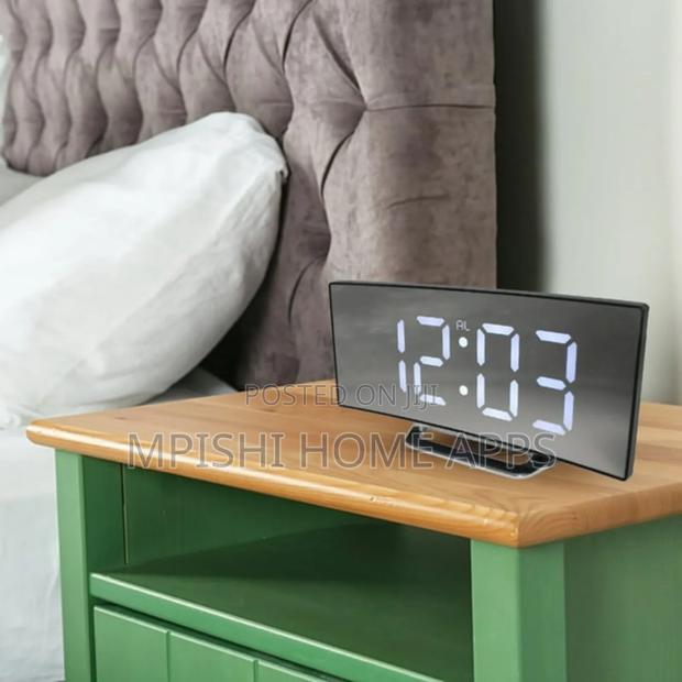 Curved Digital Clock - thumbnail 7