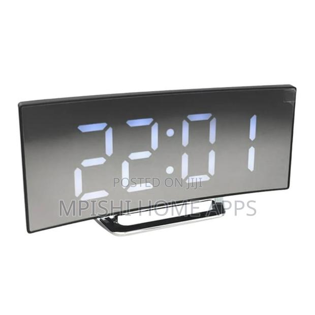 Curved Digital Clock - thumbnail 9