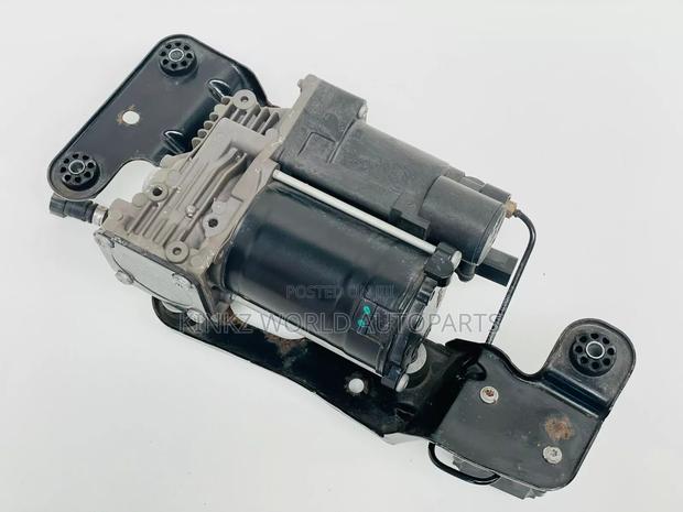 BMW E70 X5 E71 X6 Air Suspension Supply Compressor Pump 6789