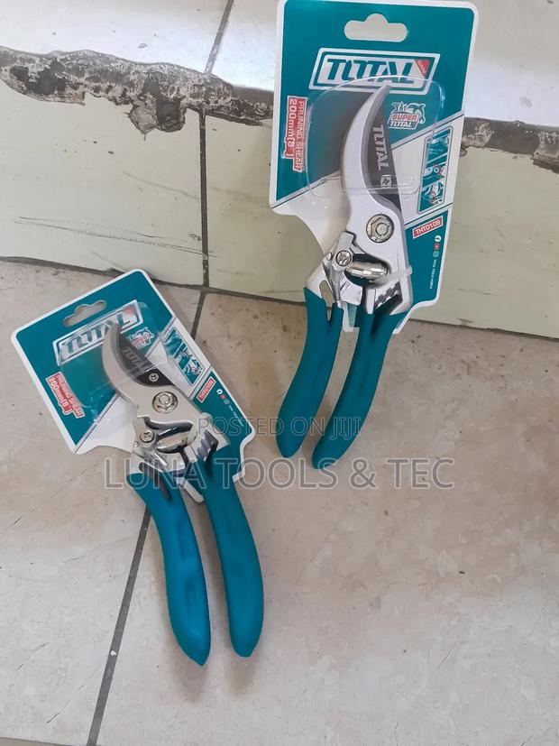 Pruning Shears Pruning Shears 200mm.
