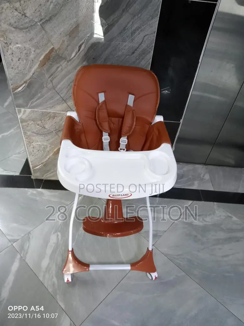 Adjustable Baby Feeding Chair With Tray Safe and Comfortab in Nairobi