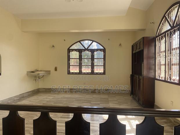 4bdrm Maisonette in Nyali for rent - thumbnail 12