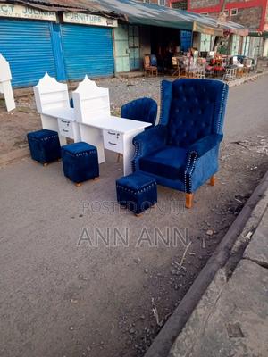 Solon Manicure Seat - main view