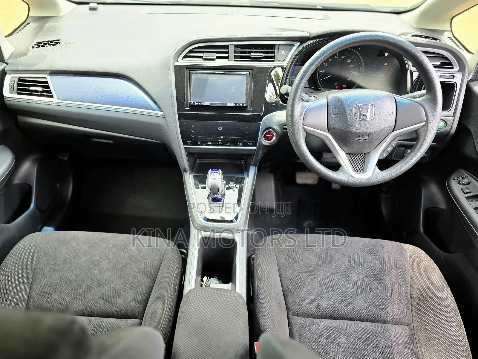 Honda Shuttle 1.5 Hybrid 2WD 2019 Pearl