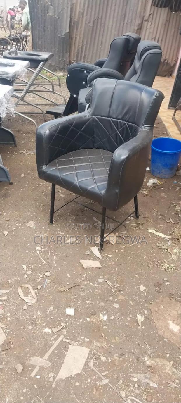 Mediam Size Barber Seat - thumbnail 3