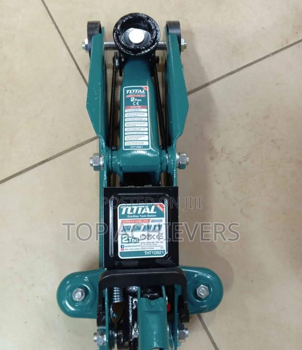 Quality 2ton Hydraulic Floor Jack - thumbnail 3