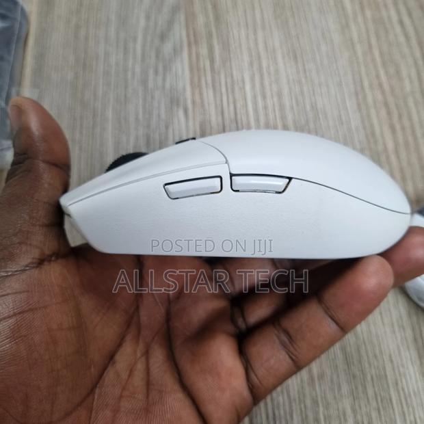 Logitech G G305 LIGHTSPEED Wireless Mouse (White) - thumbnail 3