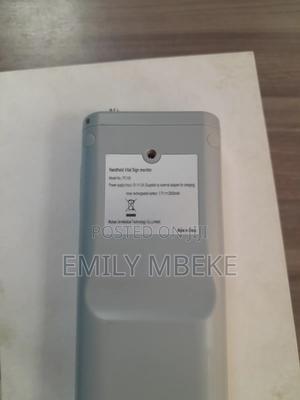 Handheld Vital Sign Monitor - main view