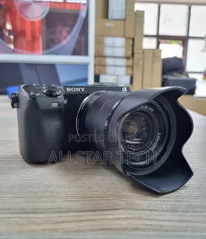 Sony Alpha Nex-7 Digital Camera With 18-55mm Lens (Black)