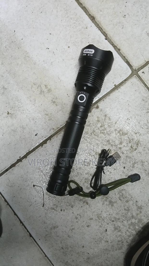 P70 Powerstyle Flashlight Security Torch With Zoom 2000watts - thumbnail 3