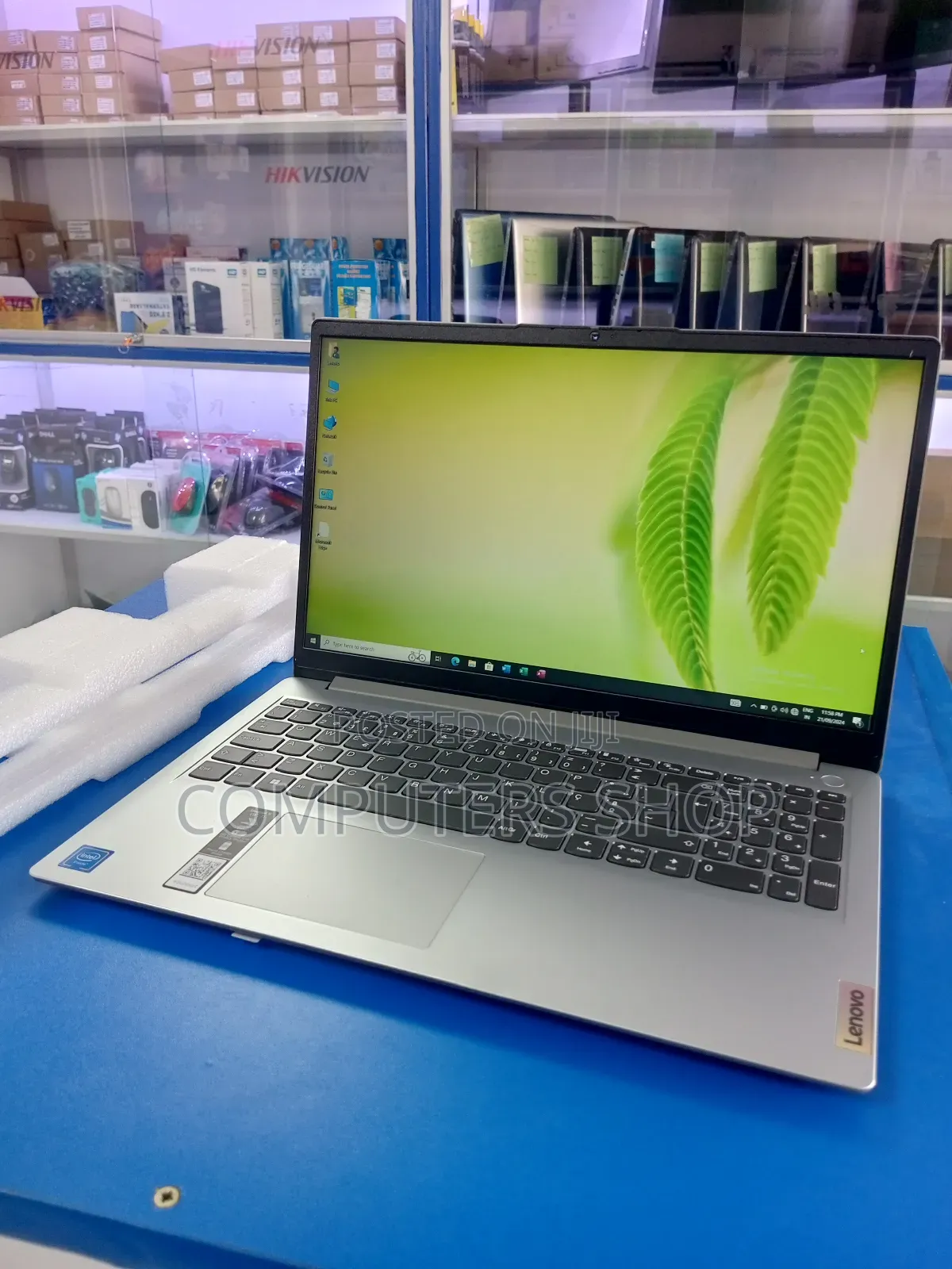 New Laptop Lenovo IdeaPad 1 4GB Intel Core 2 Duo SSD 128GB