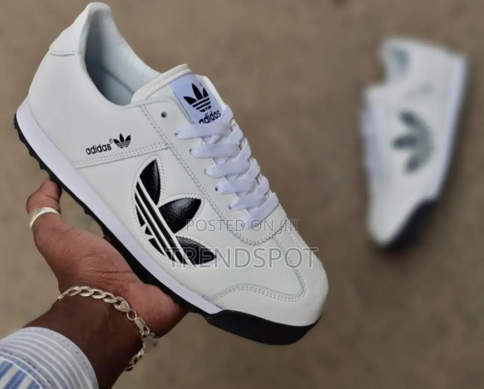 Adidas Samoa OG 
Trendy