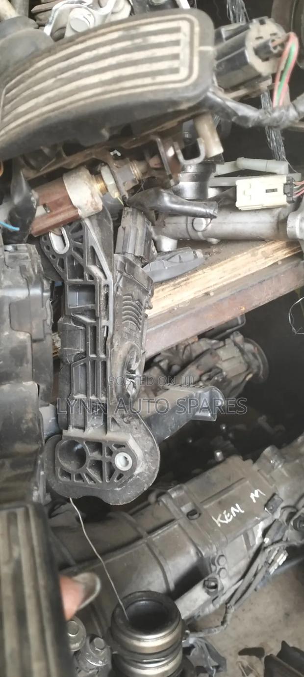 Mazda Bongo L8 Engine Pedal Sensor - thumbnail 2