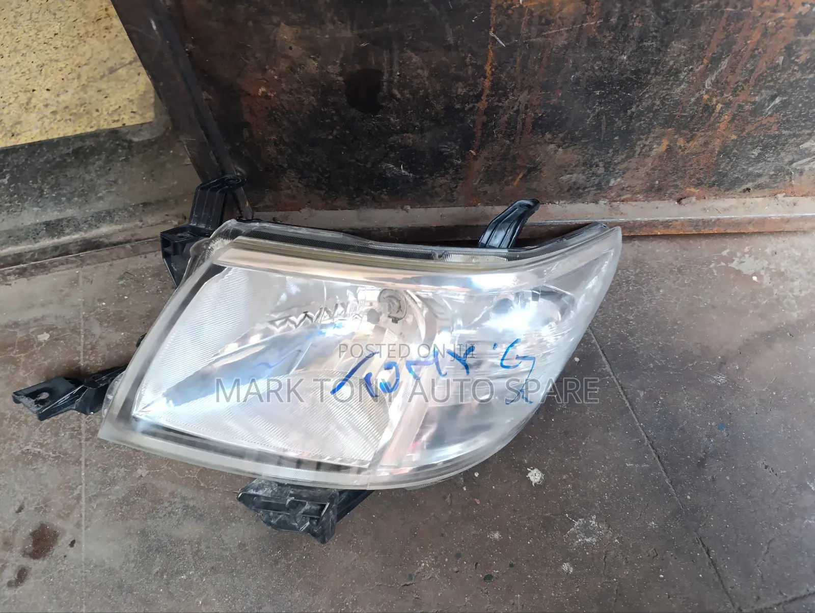 Hilux Vigo Headlight 2010