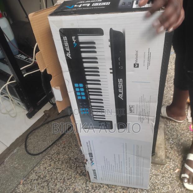 V49mkii Alesis Midi Keyboard - thumbnail 2