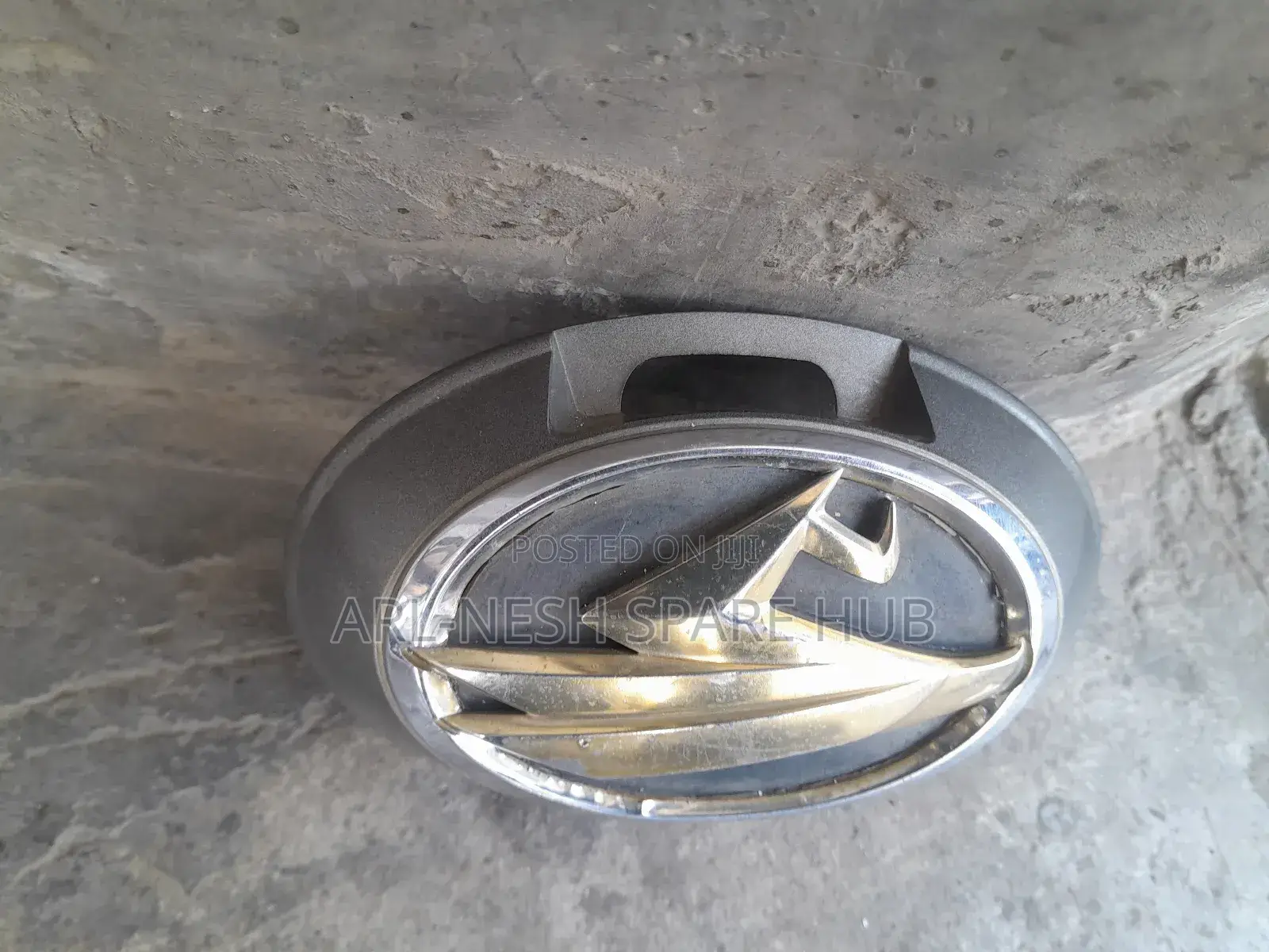 Toyota Harrier 240 Logo With Camera