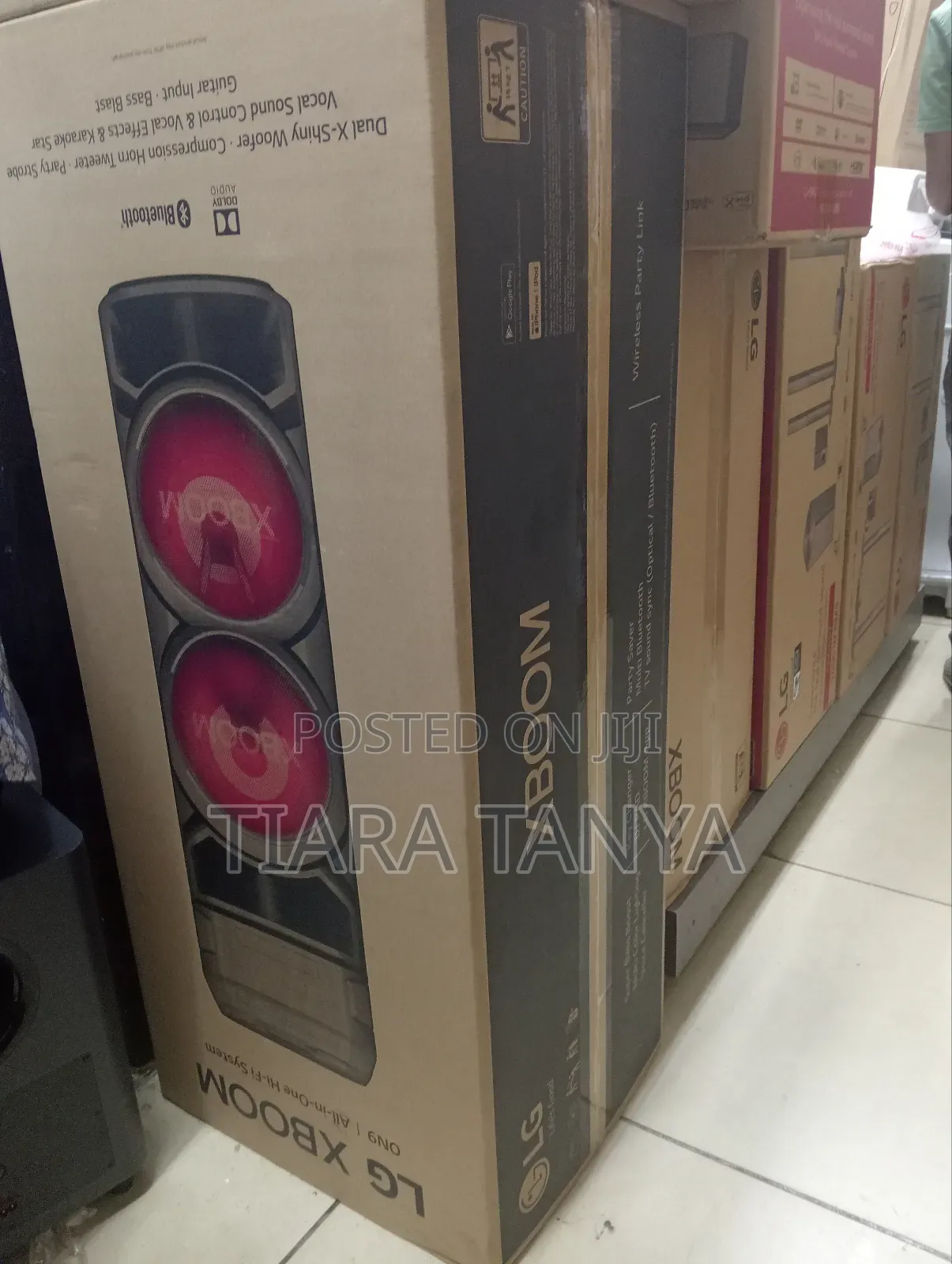 LG XBOOM ON9, Super Bass Boost, Bass Blast, Party Strobe
