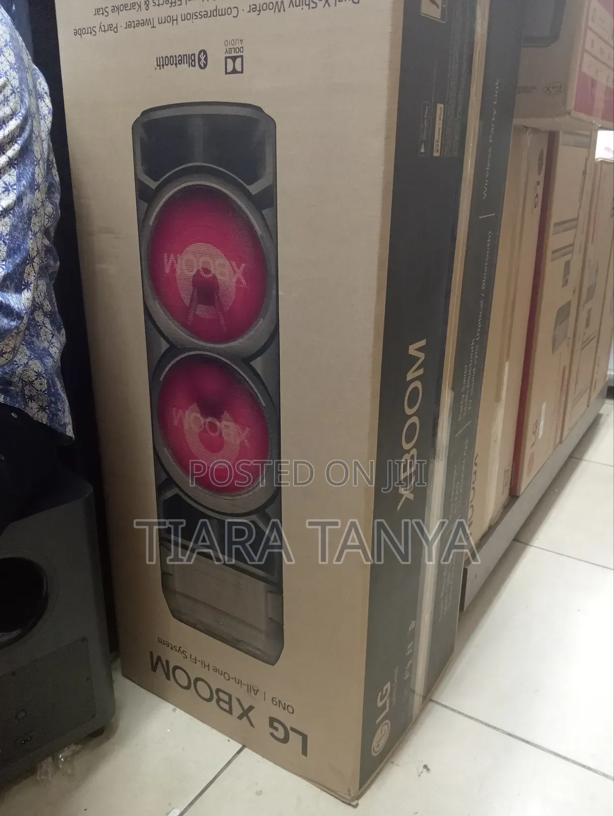 LG XBOOM ON9, Super Bass Boost, Bass Blast, Party Strobe