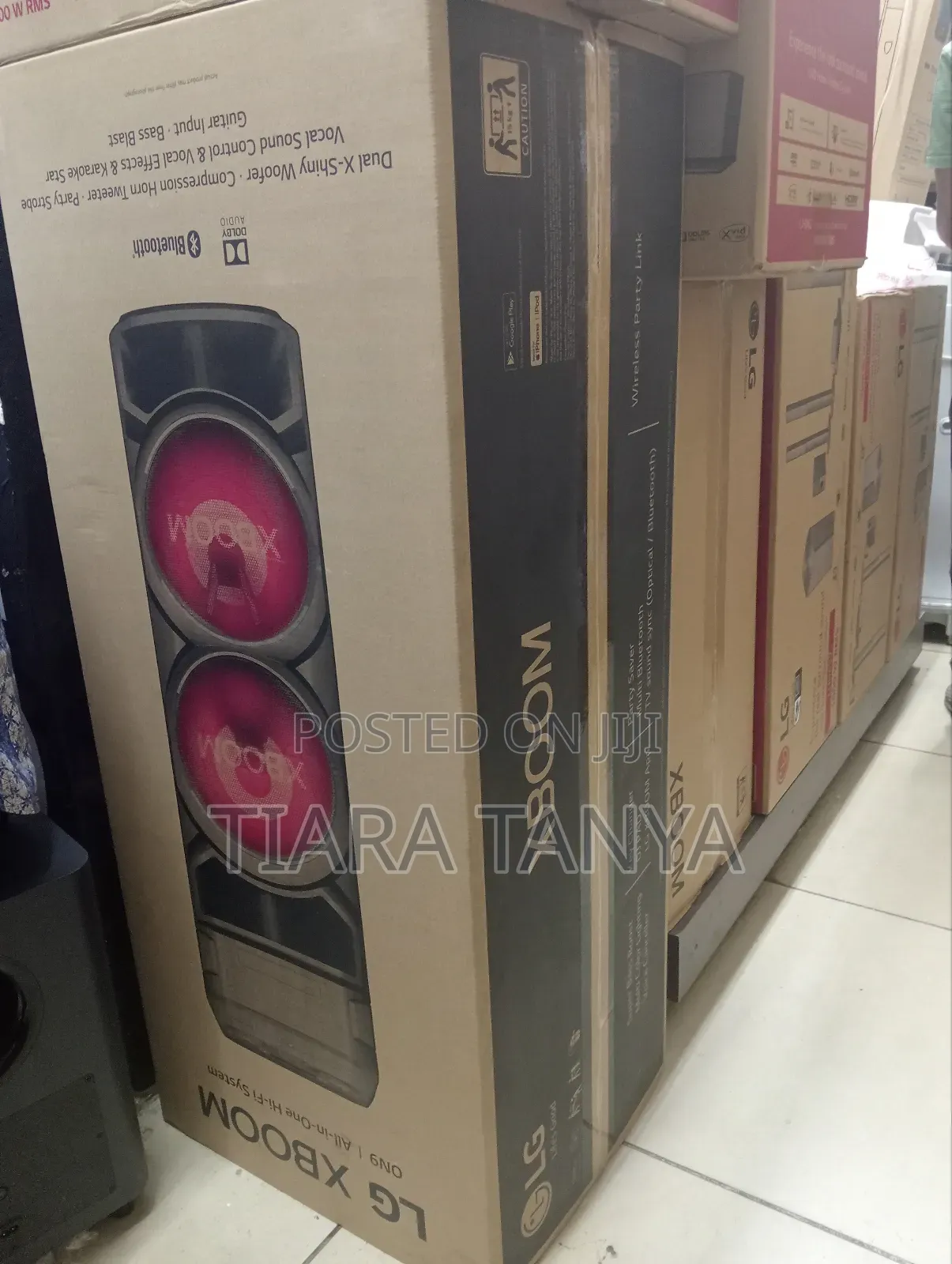LG XBOOM ON9, Super Bass Boost, Bass Blast, Party Strobe