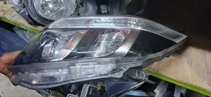 Noah 2015 Headlight