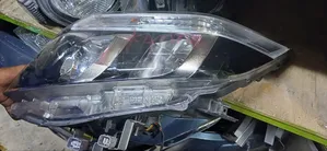 Noah 2015 Headlight