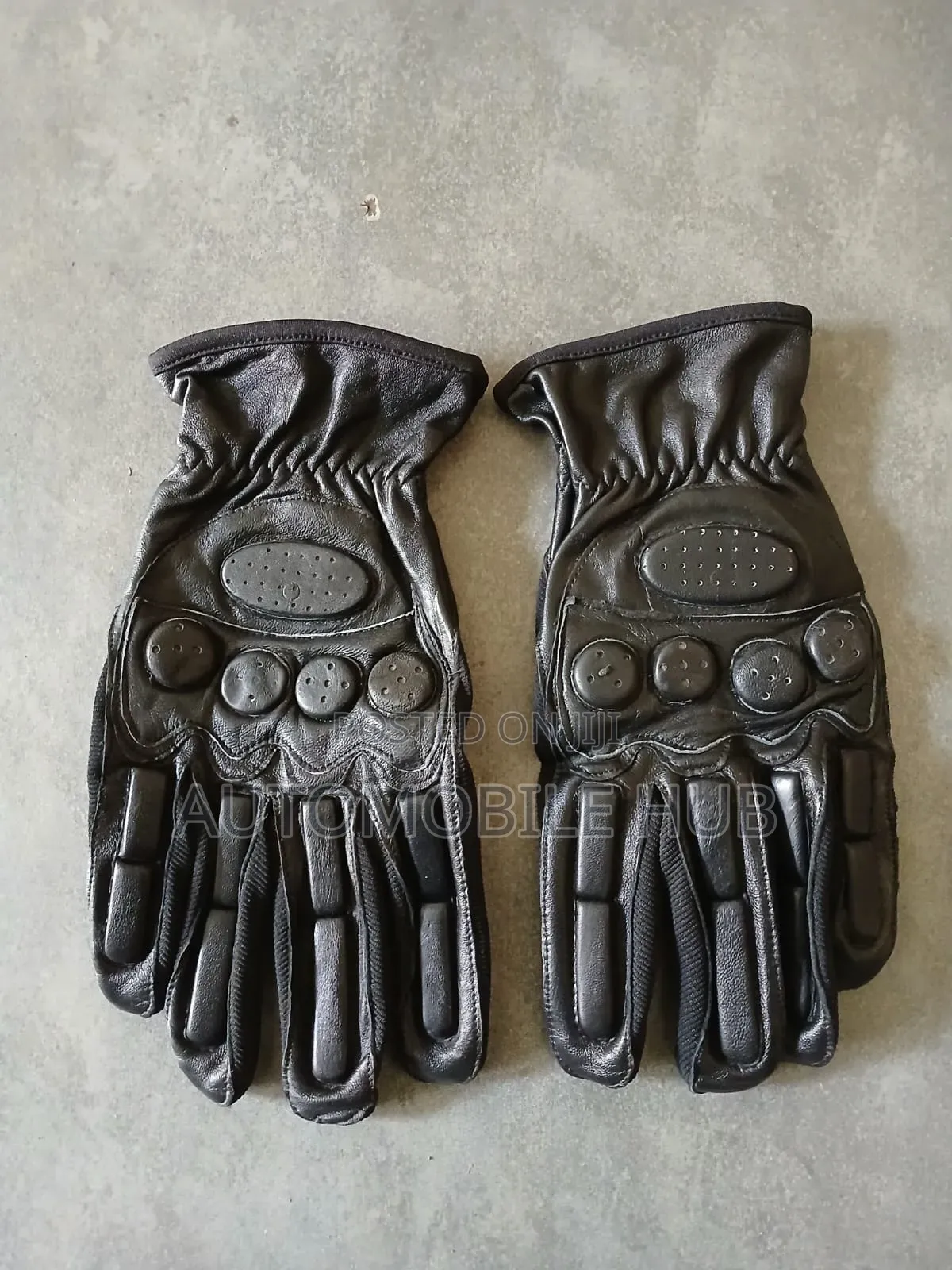 Black Leather Riding Gloves in Bikes