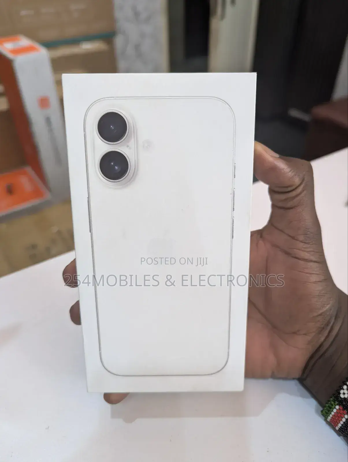 New Apple iPhone 16 128 GB White
