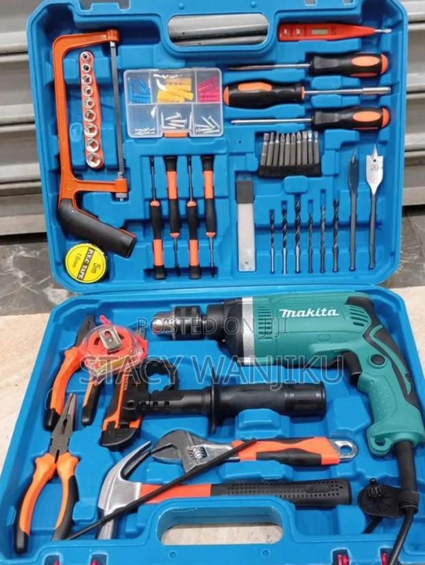 Makita Drill Set/ Electric Makita Drill Set