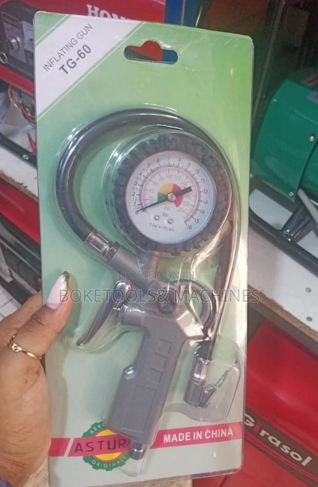 Compressor Pressure Gauge - main view