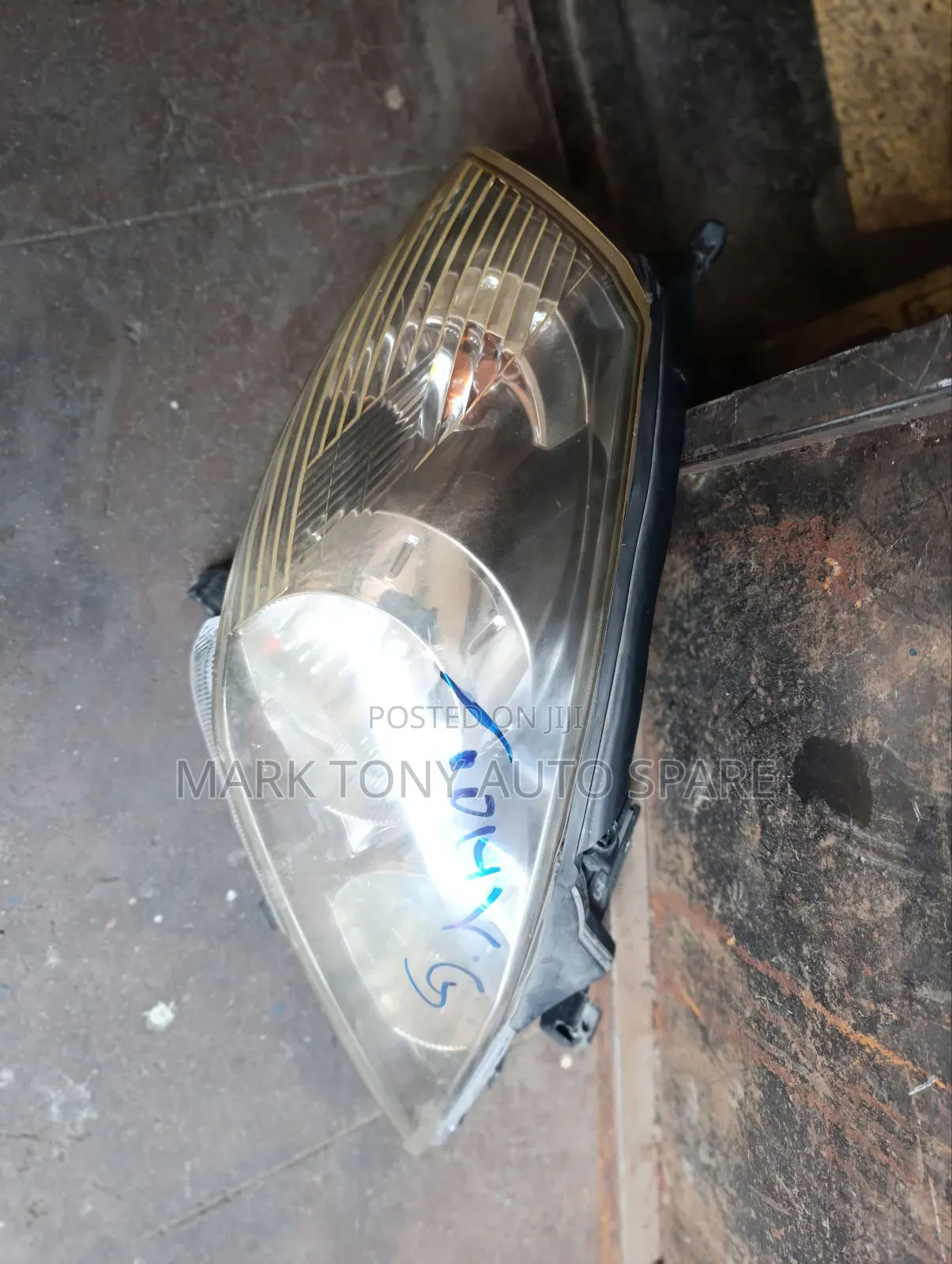 Y11 Headlight Non Zenon