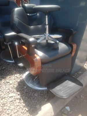 Executive Barber Chair - thumbnail 2