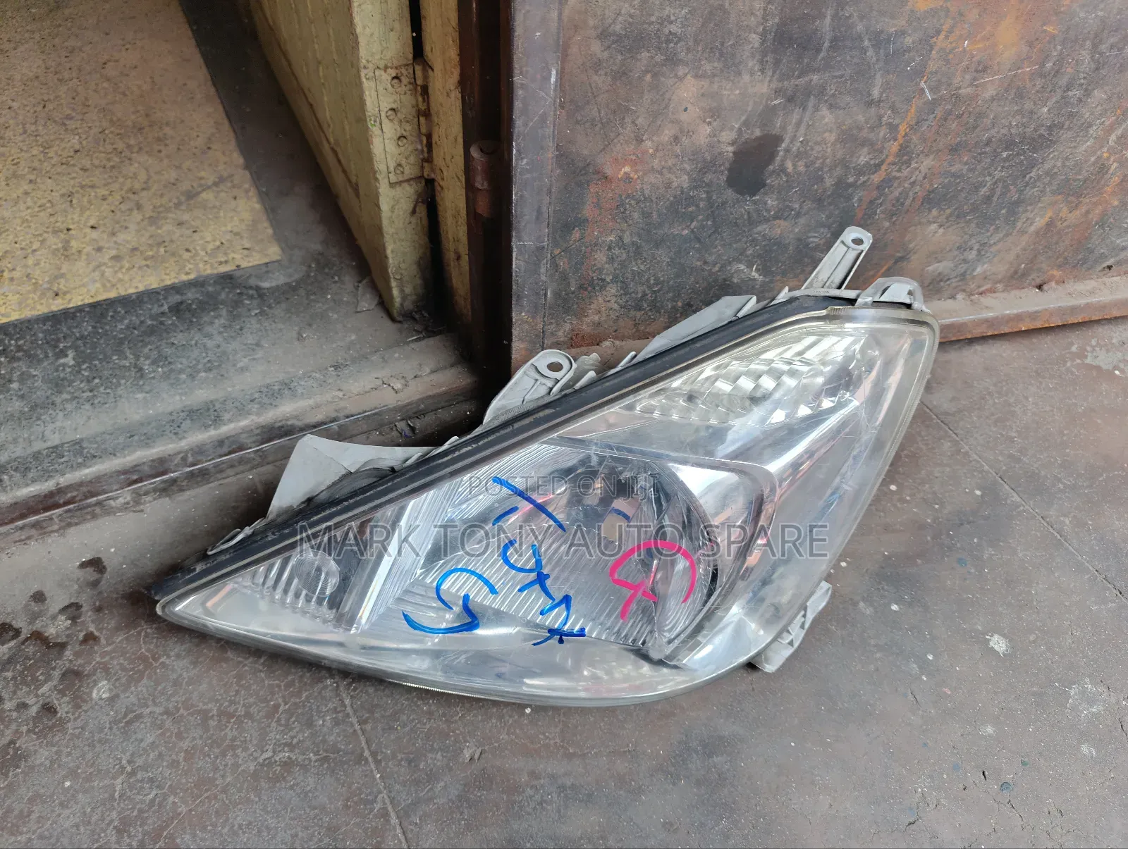 Allion 2003 Non Zenon Headlight