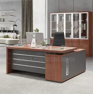 Office Chair : 1600mm Modern Managers Office Desk