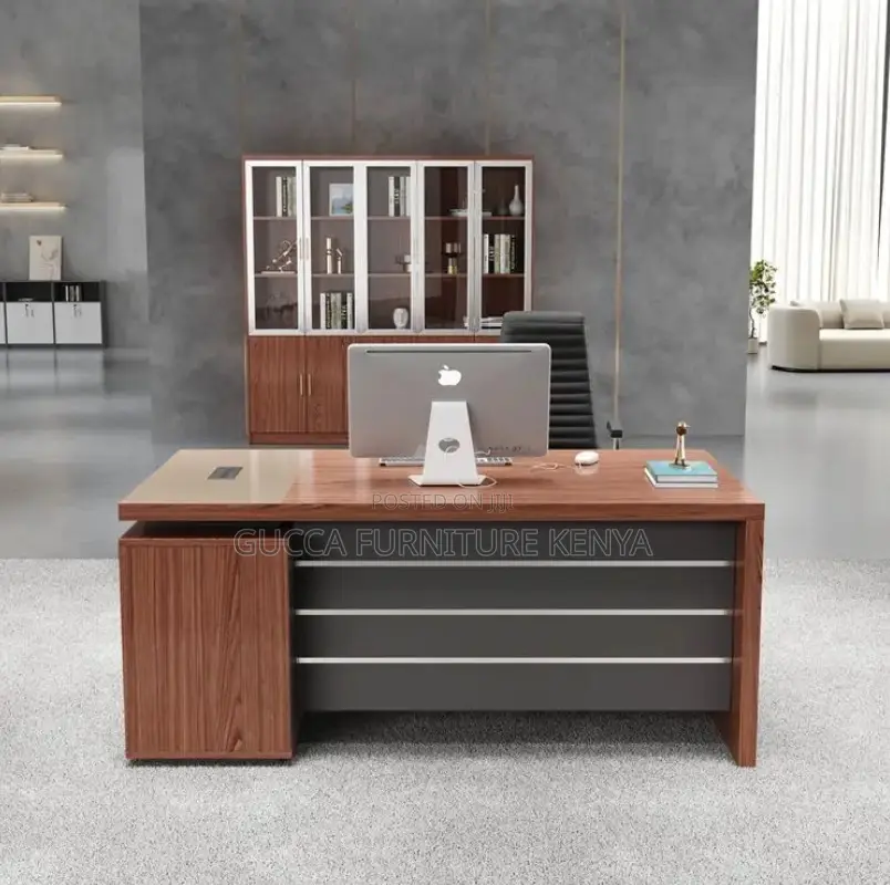 Office Chair : 1600mm Modern Managers Office Desk