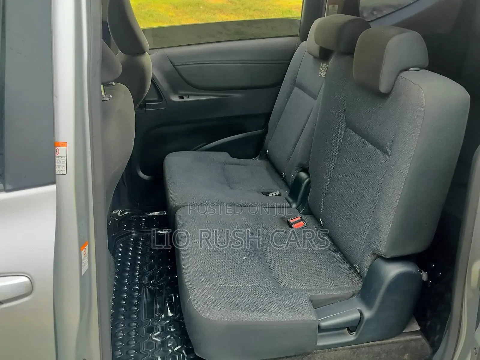 Toyota Sienta 2015 Silver