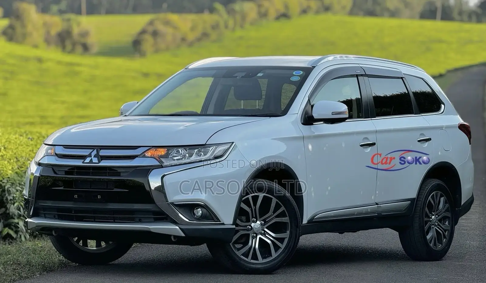 Mitsubishi Outlander 2017 White