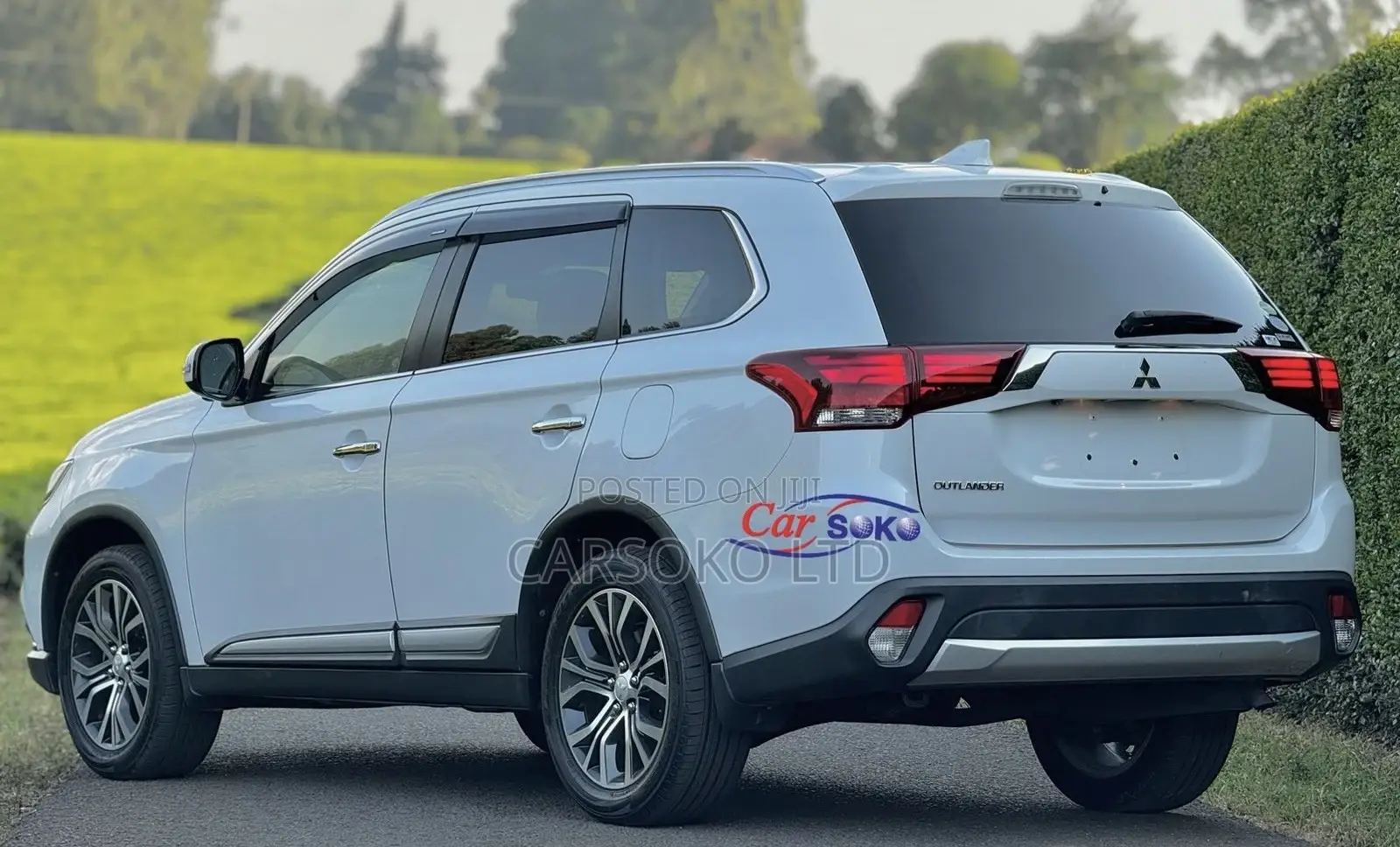 Mitsubishi Outlander 2017 White