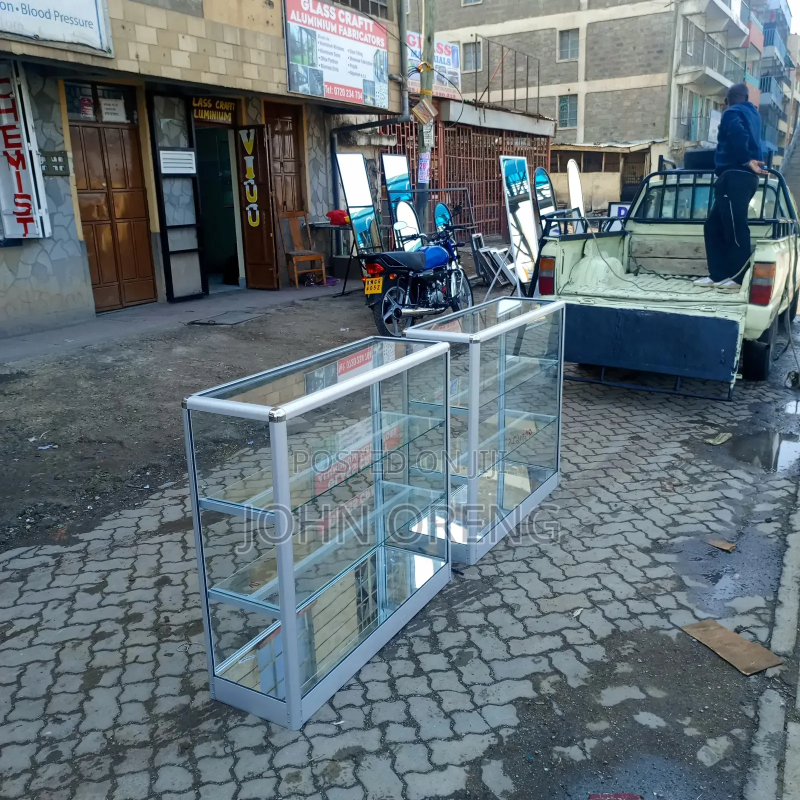 Aluminium Displays With Sliding Doors and Push Locks