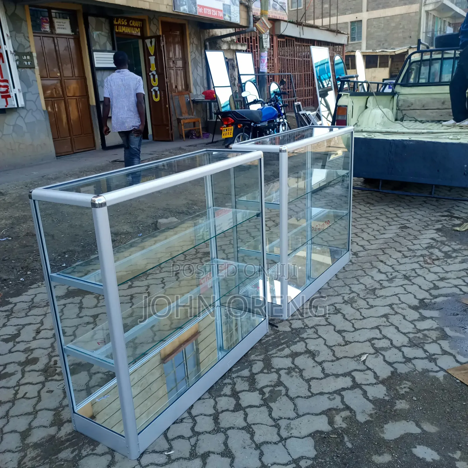 Aluminium Displays With Sliding Doors and Push Locks