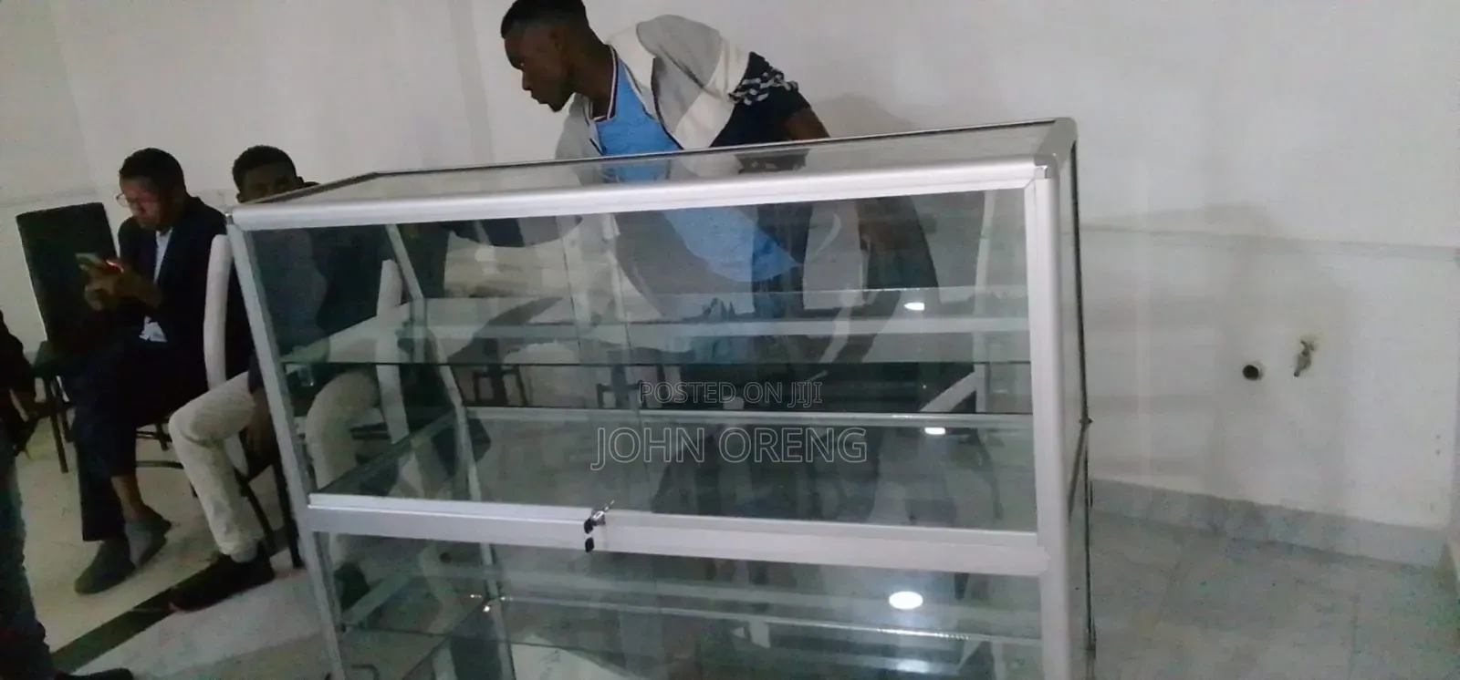 Aluminium Displays With Sliding Doors and Push Locks