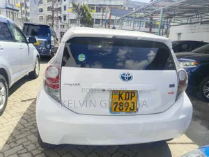 Toyota Aqua 2017 White