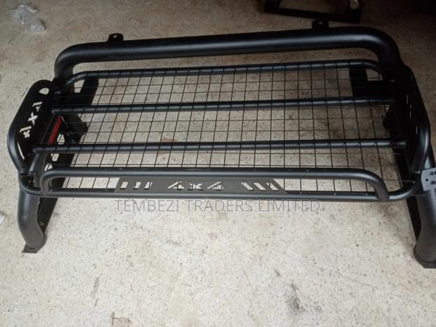 Universal Heavy Duty 4*4 Roll Bar With Carrier
