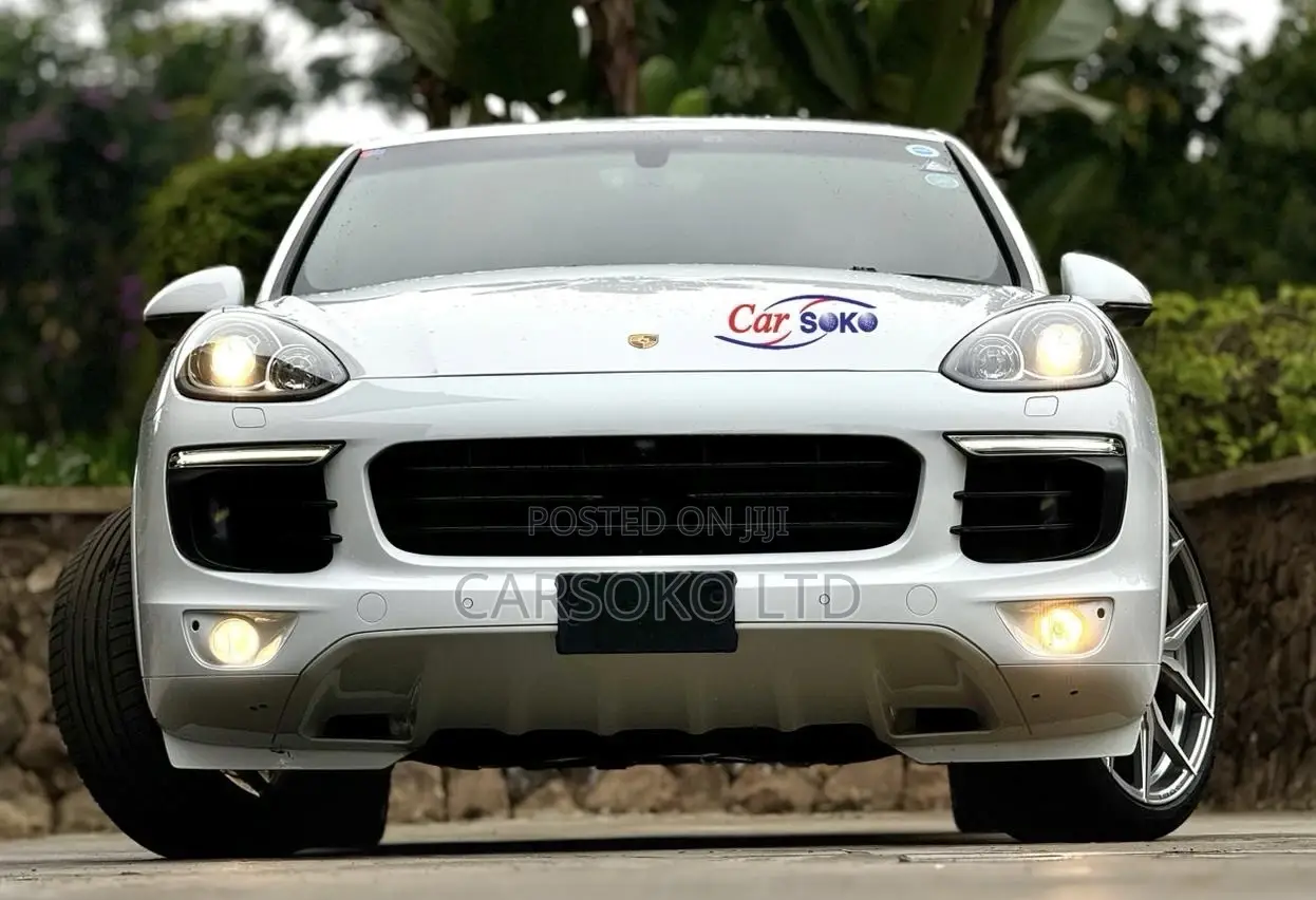 Porsche Cayenne 2017 White