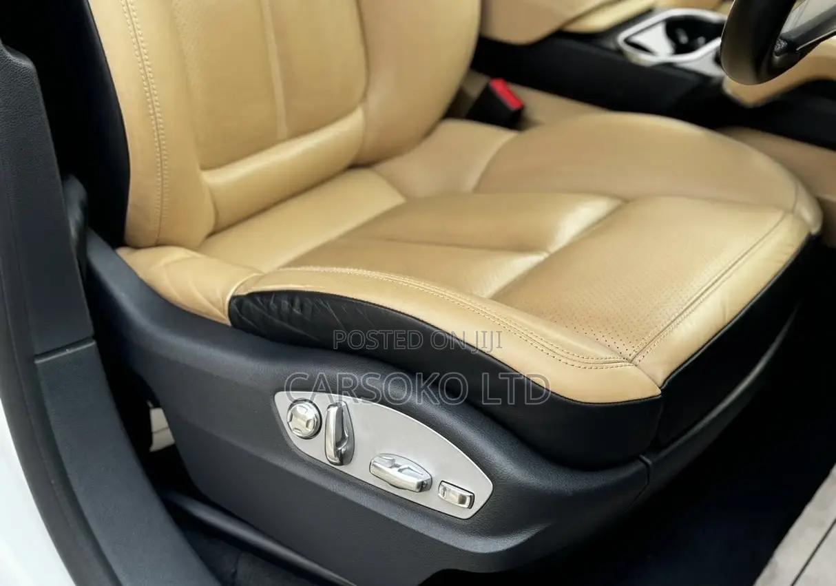 Porsche Cayenne 2017 White