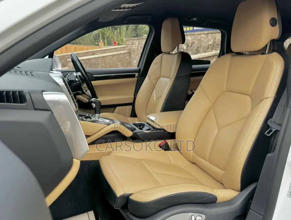Porsche Cayenne 2017 White
