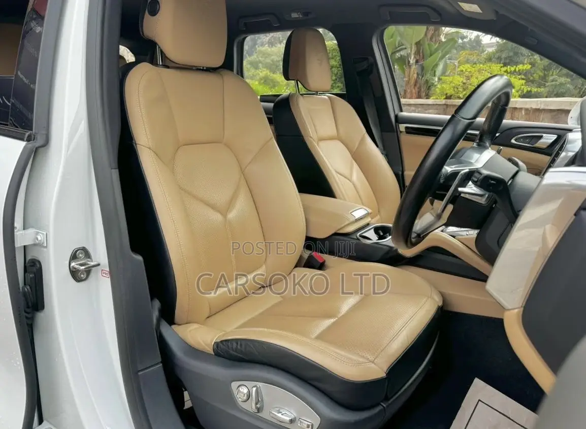 Porsche Cayenne 2017 White