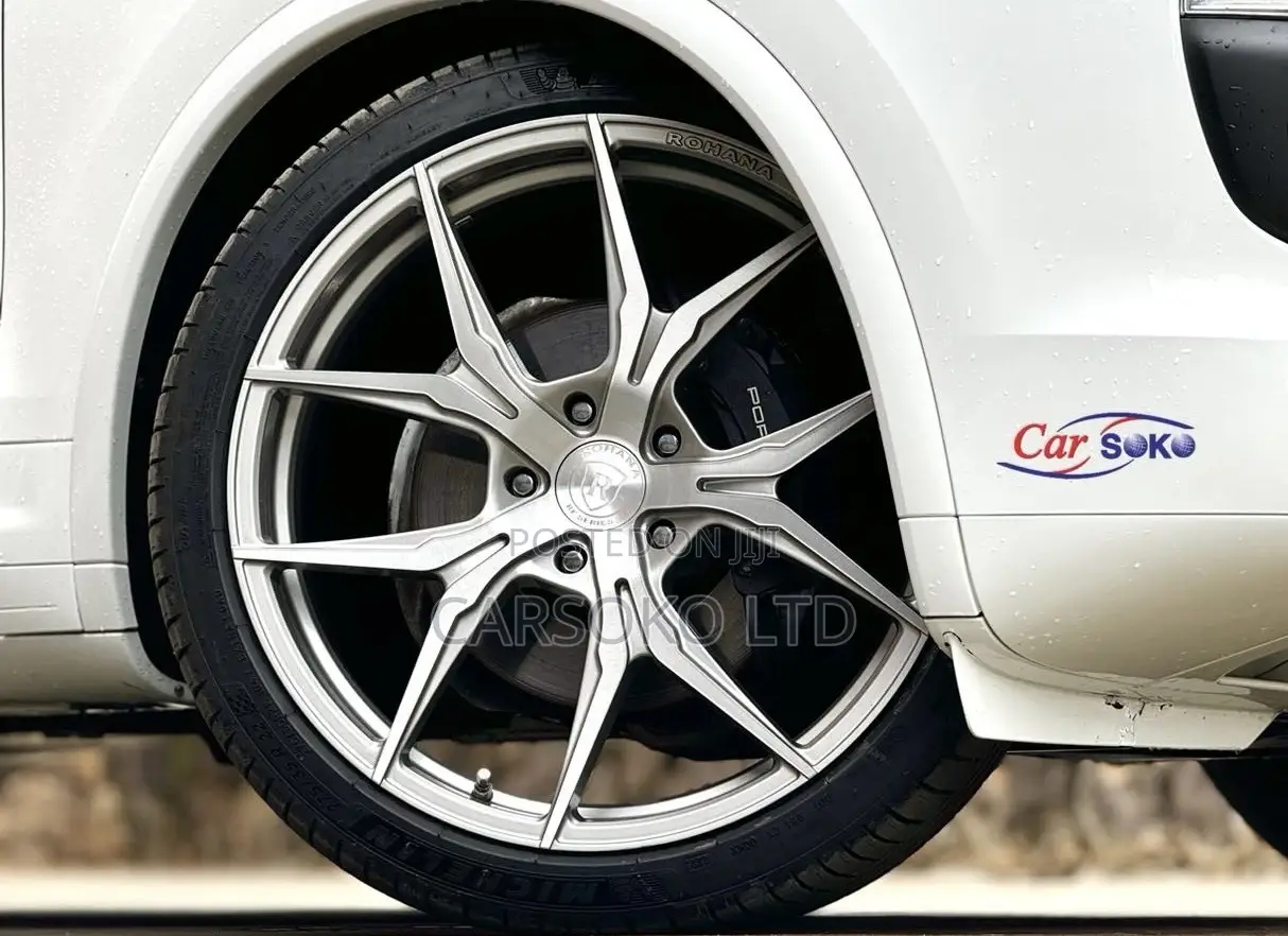 Porsche Cayenne 2017 White