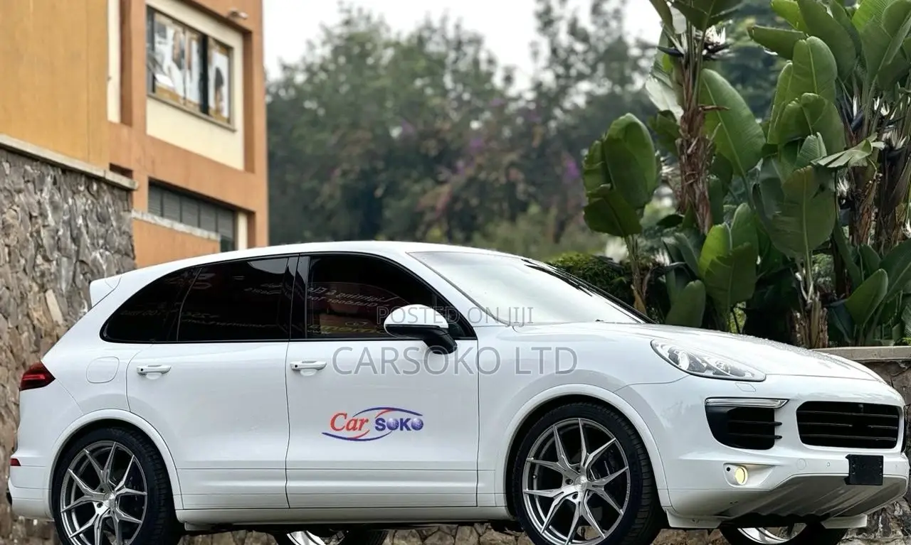 Porsche Cayenne 2017 White